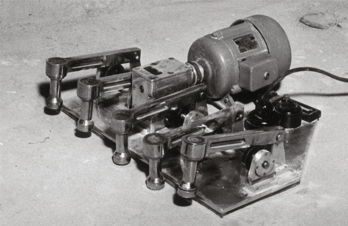 Figure 4. Refer to the following caption and surrounding text.